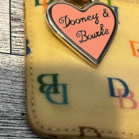 Vintage Dooney & Bourke Classic Yellow Multicolor Logo Classic Coin Purse - Picture 2 of 8